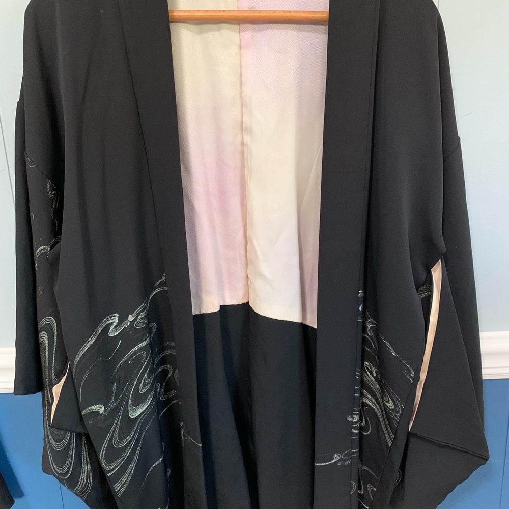 VINTAGE 100% Silk Elegant Black Kimono with Subtle Patterns